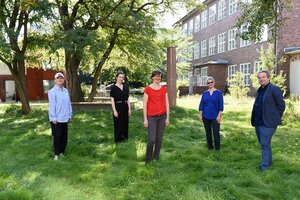 seeKicks sind (von links): Birgit Effinger, Sophia Pompéry, Anastasia Zagorni, Andra Vaida, Joseph Lockwood