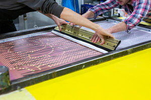 Siebdruck in der Druckwerkstatt, Foto: Fay Nolan