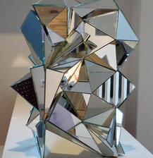 „Fragment“, Object from mirror glass