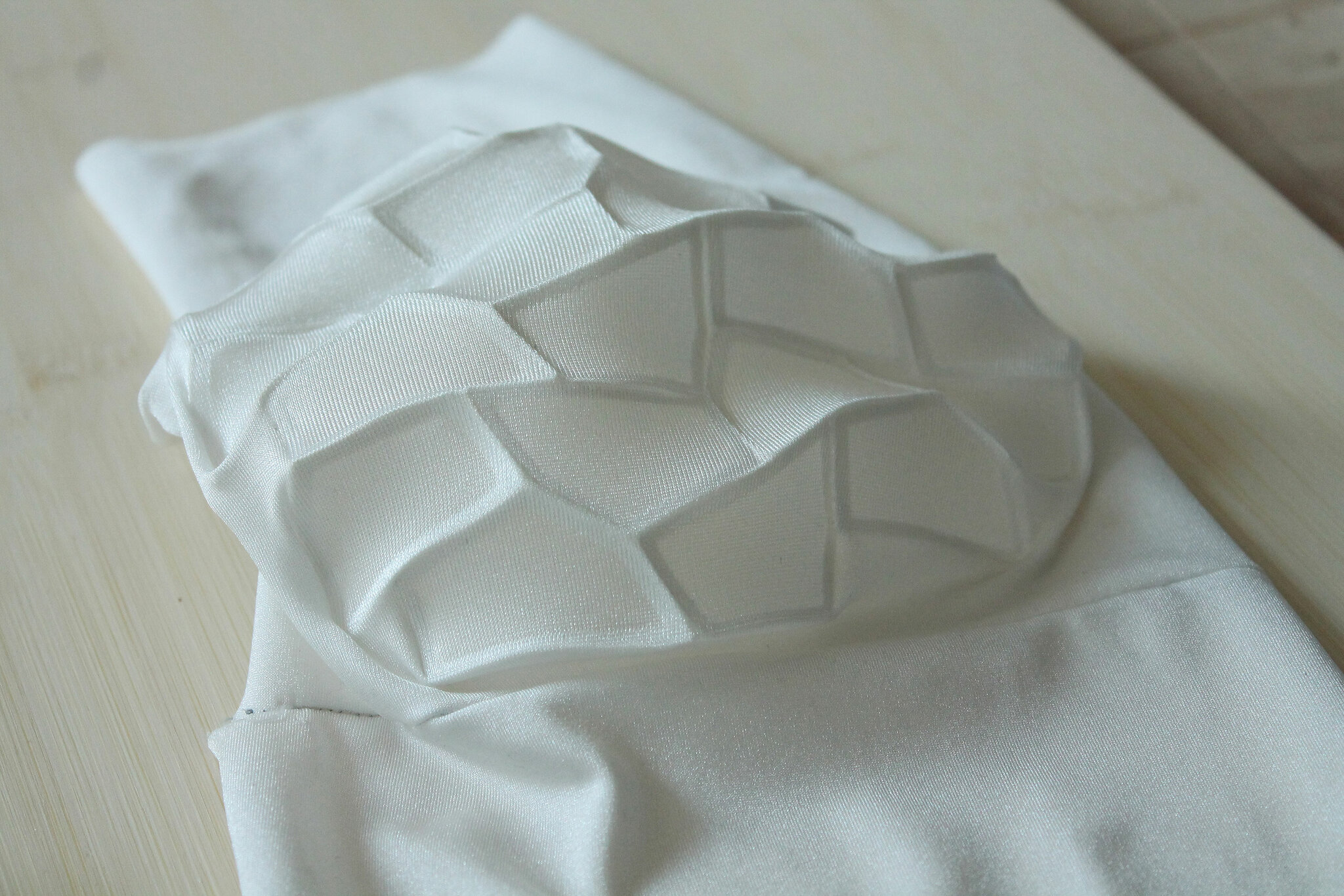Self-Shaping Textiles Self-Shaping Textiles
