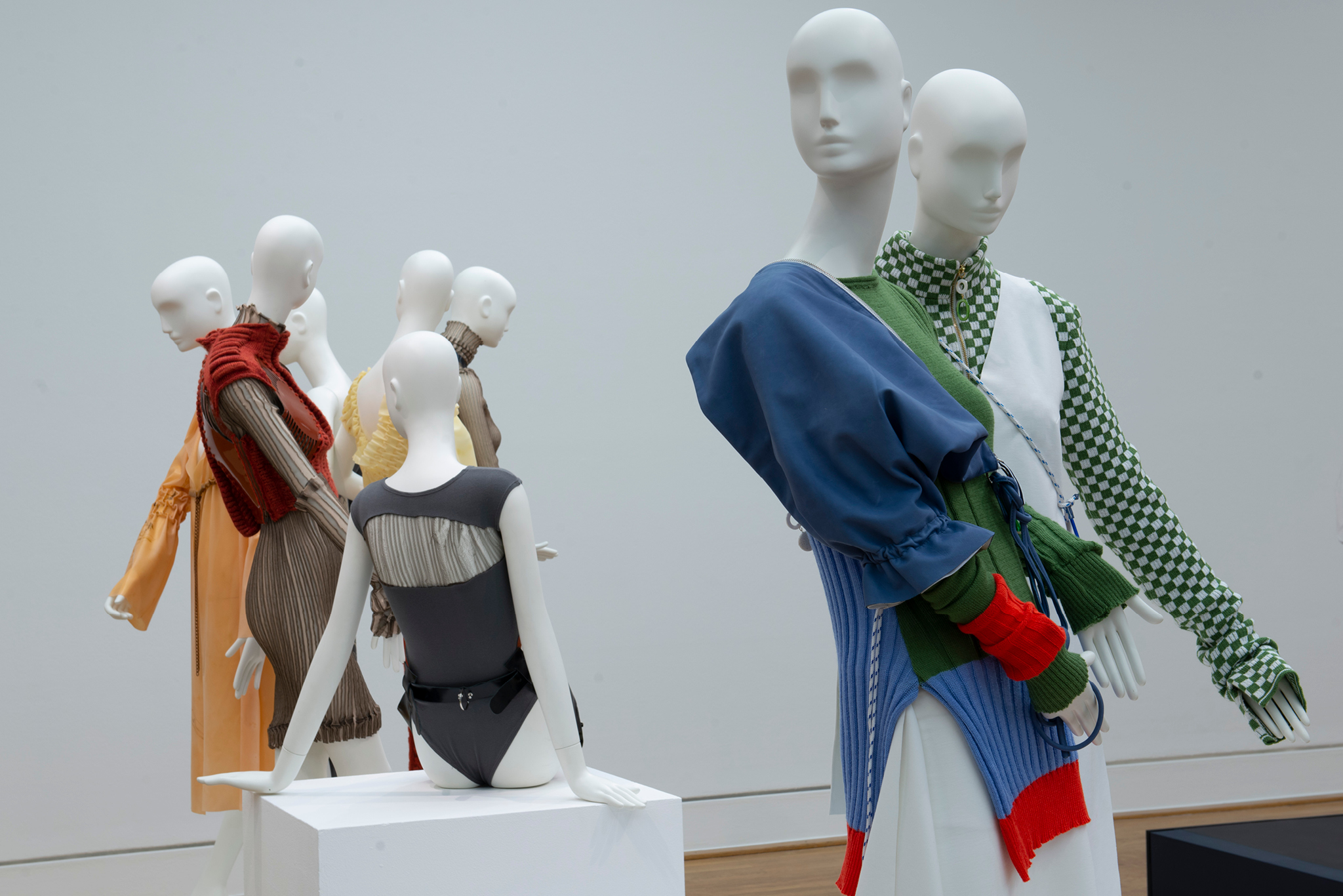 Exponate in der Sonderausstellung 18, Kunstgewerbemuseum Exponate in der Sonderausstellung 18, Kunstgewerbemuseum